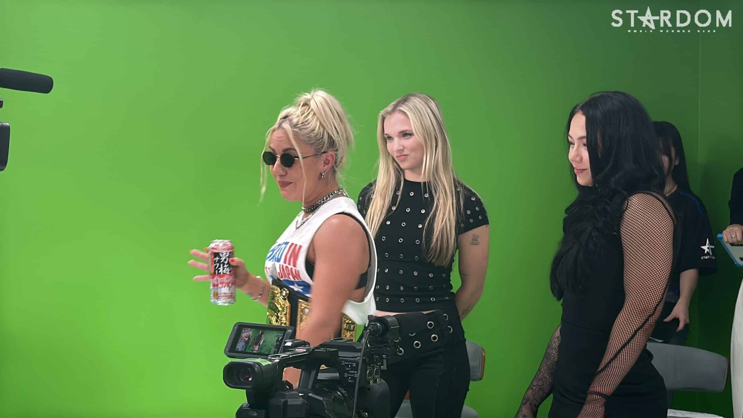 Thekla, Julia Hart, and Skye Blue invade Stardom live stream